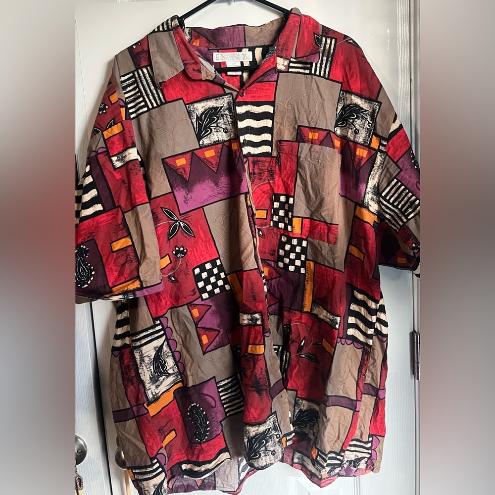 Graphic White Button Up Men’s 2XL Shirt